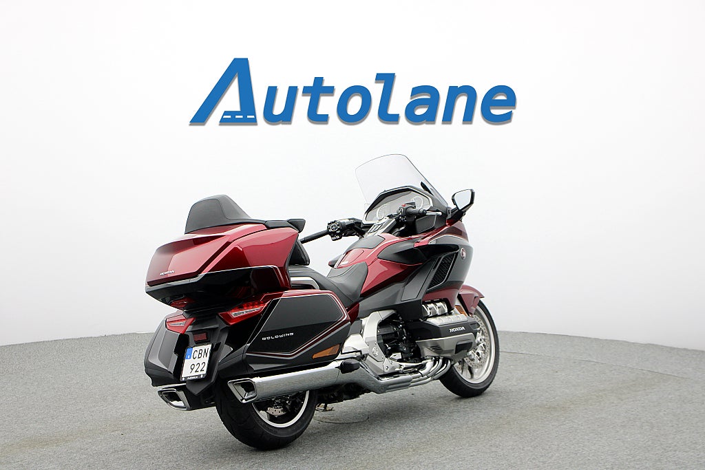 Honda GL1800DA Gold Wing DCT *Endast 1502mil! Rikligt utrustad