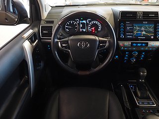 SUV Toyota Land Cruiser 15 av 24
