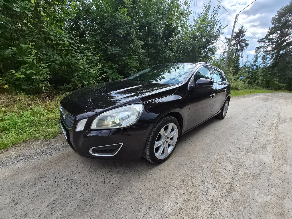 Volvo V60 D2 DRIVe Momentum *SOV/Nyser/Ny k-rem/Ny renoverad AC*