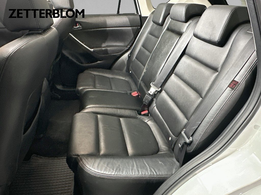 SUV Mazda CX-5 9 av 16