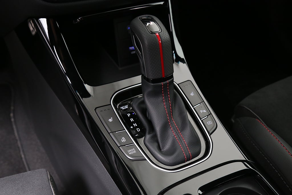 Hyundai i30 N-Line MHEV Kombi Automat Kamera Navi Carplay fd. demo 2025