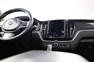 SUV Volvo XC60 18 av 28