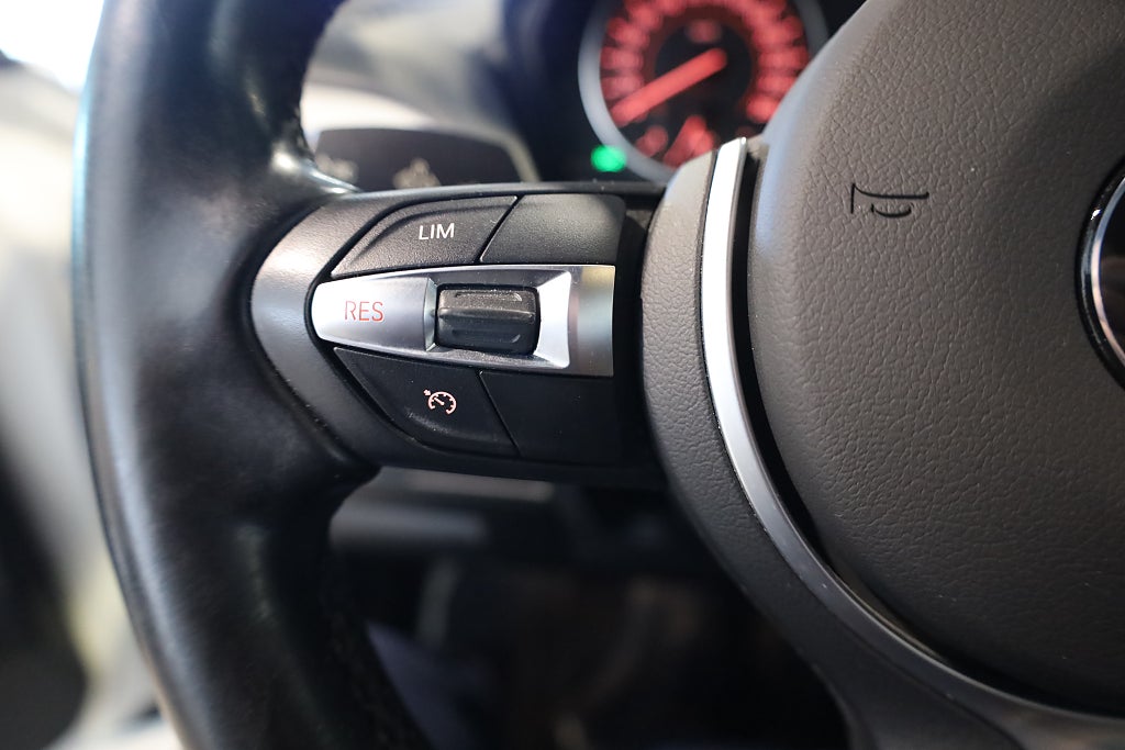 BMW 116i 5-dörrars Steptronic M Sport PDC Blåtand Connected 2015