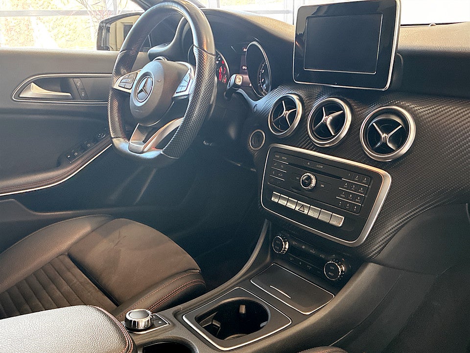 Bild på Mercedes-Benz A180 AMG Line 122hk Aut SPORTSTOLAR BLUETOOTH