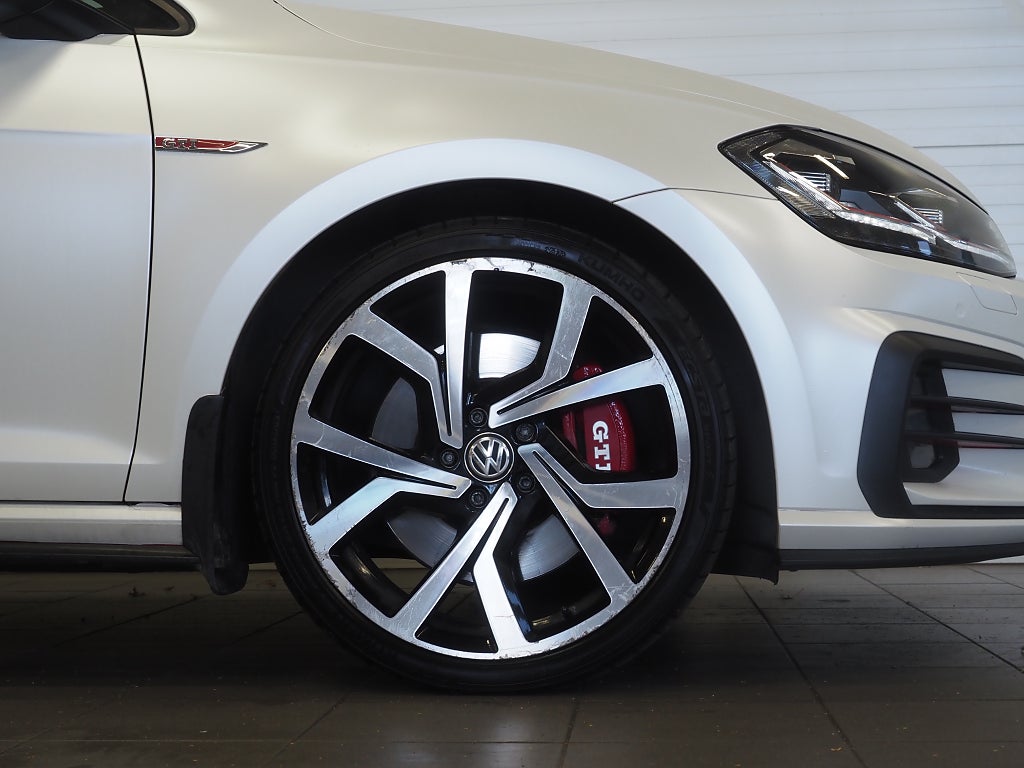 Volkswagen Golf GTI Performance 2.0 TSI 245hk Taklucka Dynaudio Cockpit 2018