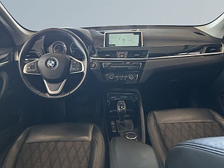 BMW X1 sDrive20i xLine S&V-hjul/Drag/Kamera/Pano/Nav/HuD/HiFi – bild 8