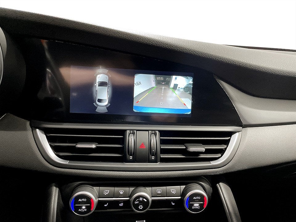 Bild på Alfa Romeo Giulia Veloce 2.0 Turbo 16V Q4 280hk Aut 4WD - ELSTOL,H/K,B-KAMERA