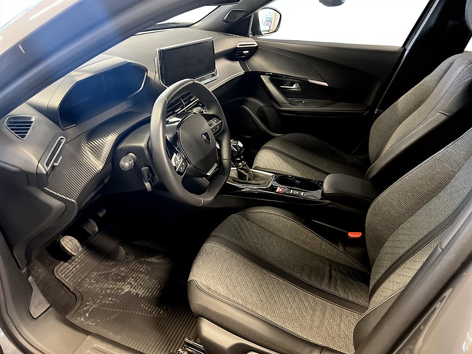 Bild på Peugeot 2008 Allure 1.2 PT 130hk B-KAMERA CARPLAY