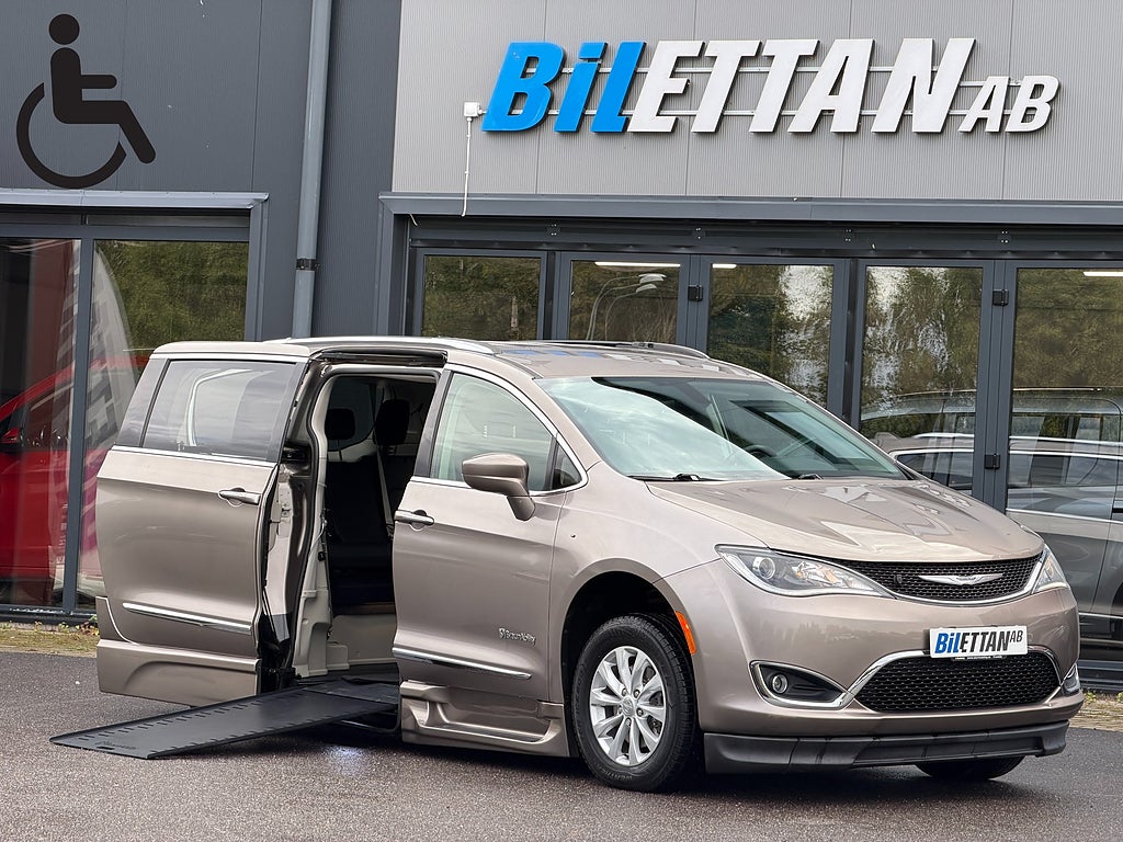 Chrysler Pacifica Pacifica 3.6 V6 FlexFuel|Handikappanpassad|Ramp|Värmare