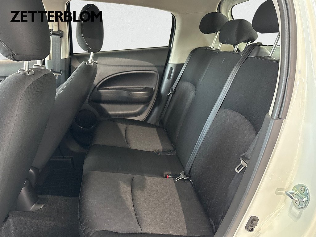 Halvkombi Mitsubishi Space Star 9 av 14