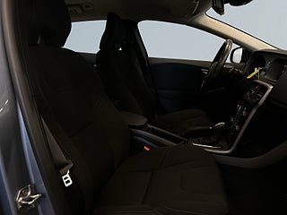 Volvo V40 T2 S&V-hjul/Pvärm/Farthållare/Bluetooth/Sätesvärm F&B