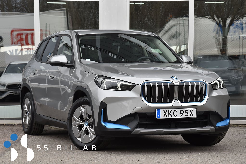 BMW X1 i xDrive30 MOMS PANO KAMERA VÄRM GPS PREMIUM AMBIEN 306