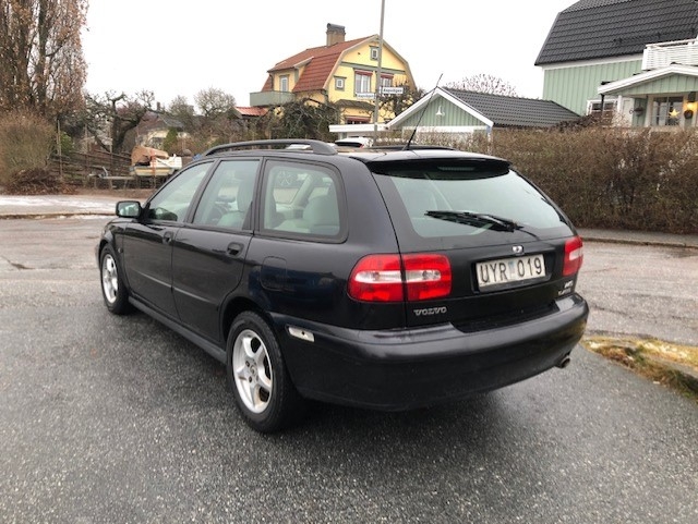 Volvo V40 1.8 122hk / klima / Svensksåld 2004, bild 6/35