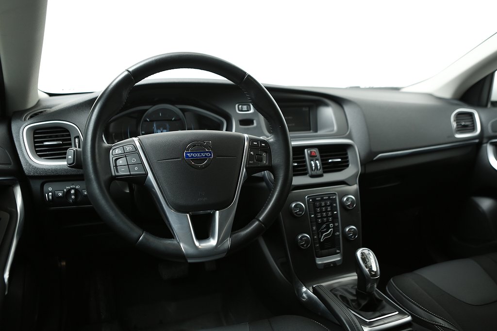 Volvo V40 D3 150hk Momentum Aut Dieselvärmare Backkamera 2013