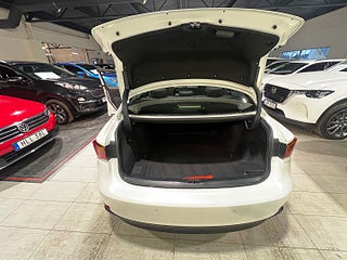 Sedan Lexus IS 23 av 23