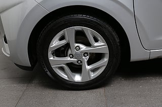 Halvkombi Hyundai i10 8 av 22