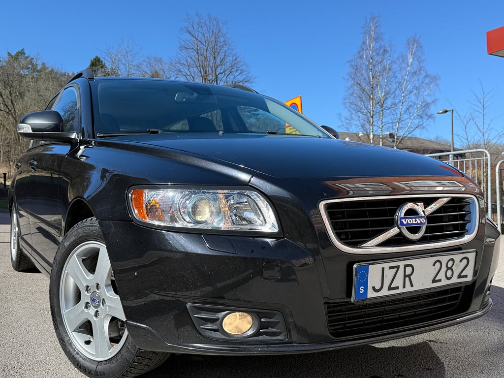 Volvo V50 D3 150HK Drag Värm Bi-Xenon/Kamrem Bytt/Nybesiktigad 