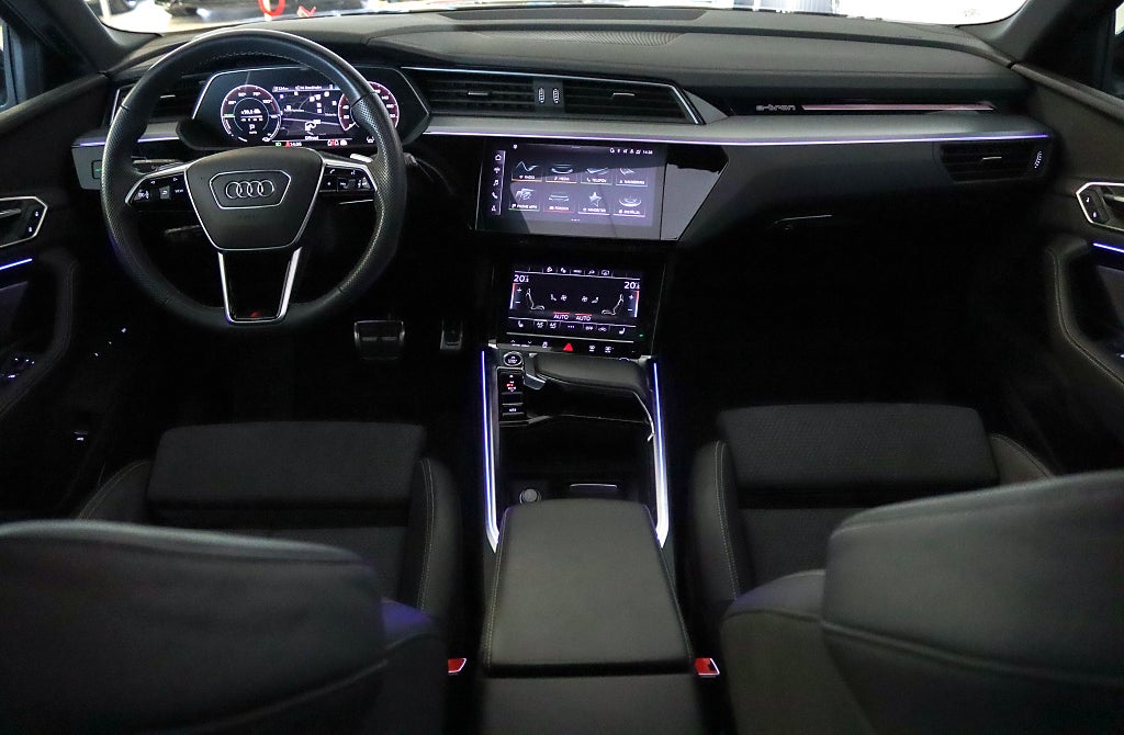 Audi Q8 e-tron Quattro S-line MOMS Pano B&O Matrix 360° Drag