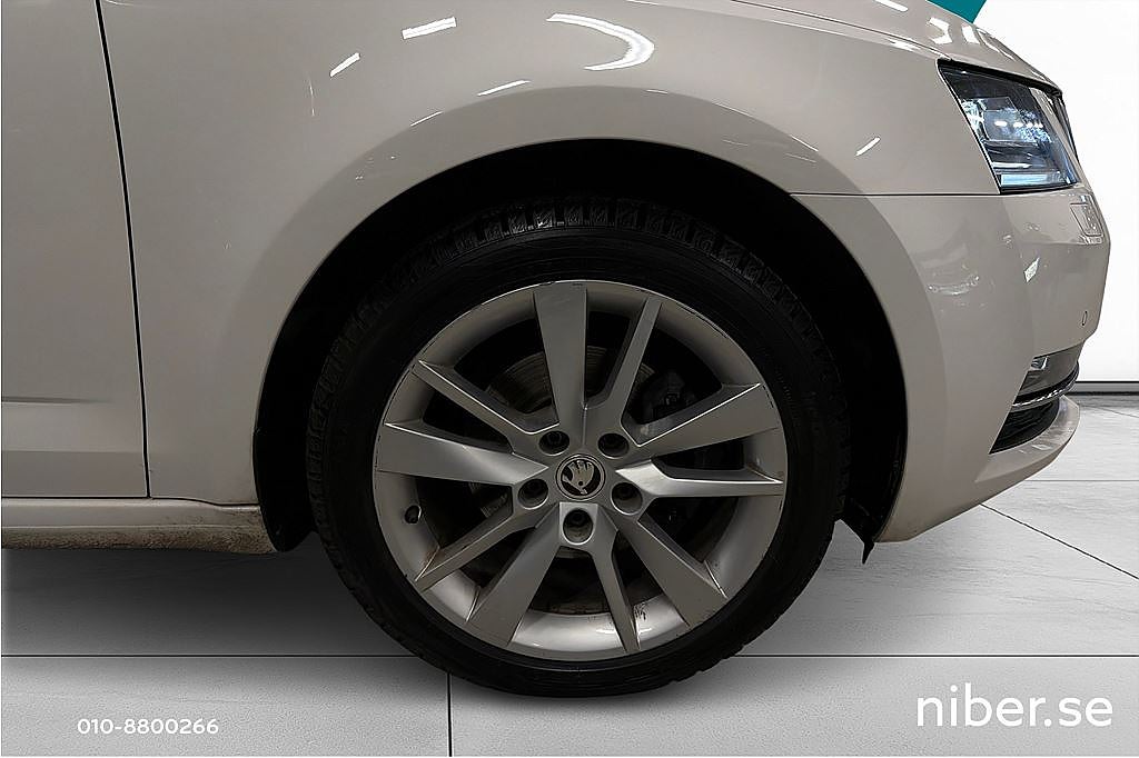 Skoda Octavia SKODA OCTAVIA III Combi 1.5 TSI G-TEC, MOMS, V-hjul, Drag