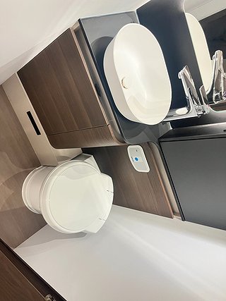 Husbil-halvintegrerad Adria MATRIX SUPREME 670 DL 22 av 28