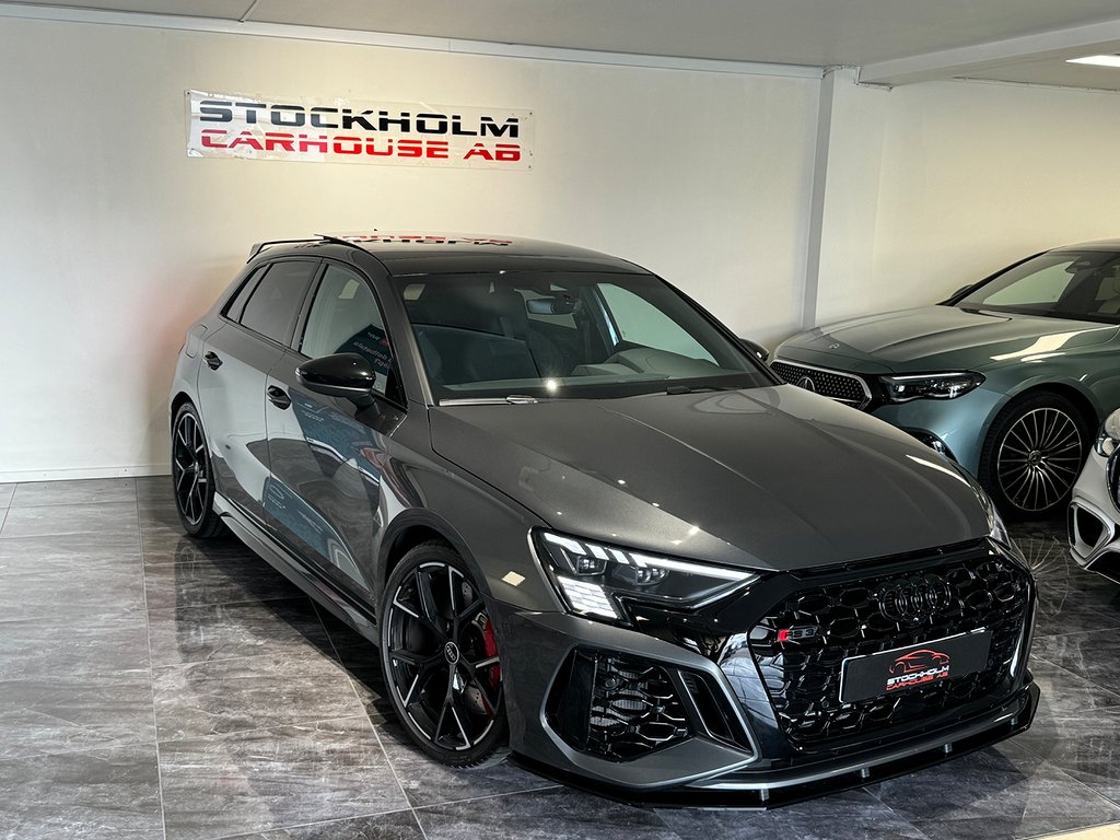 Audi RS3 Sportback 2.5 TFSI Q PANO B&O MATRIX GRYM SPEC