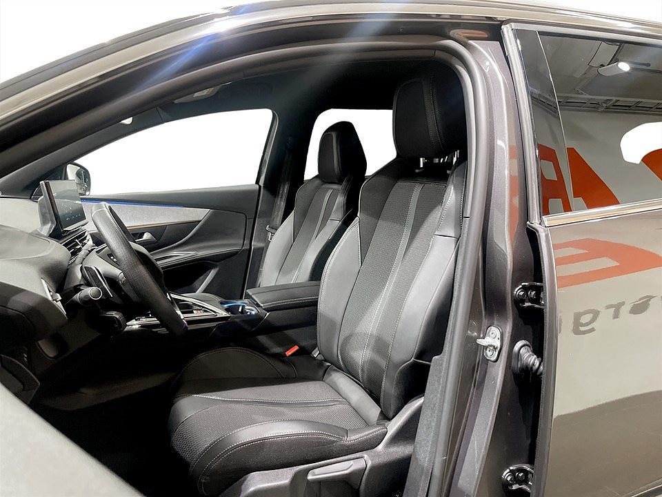 Bild på Peugeot 5008 GT 1.2 PT 130hk Aut - 7-SITS,B-KAMERA,NAV