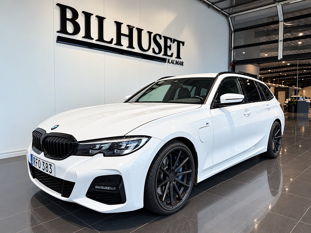 BMW 330e Touring M Sport*Dragkrok*H&R Sänkt*20" Fälg*Svensksåld
