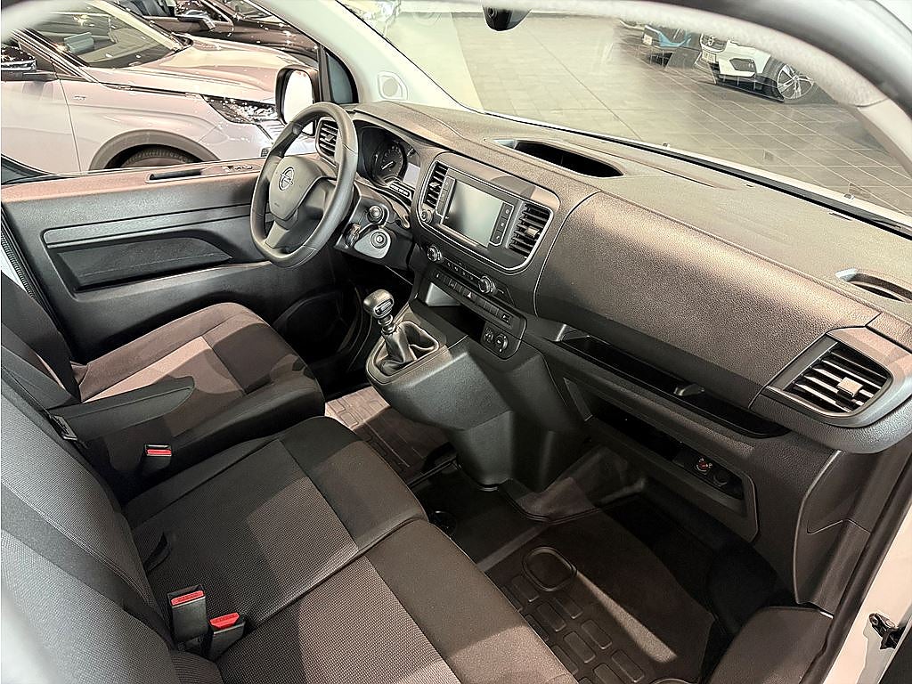 Bild på Opel Vivaro Business 2.0 BHDi 145hk L3 - B-KAMERA, DRAG