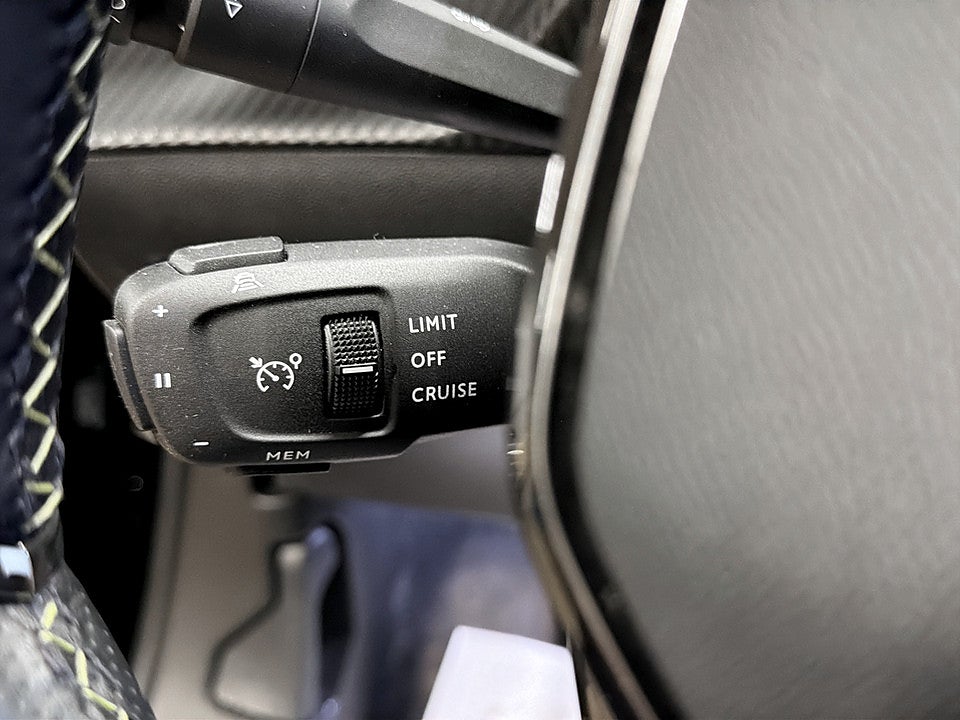 Bild på Peugeot E-2008 GT 50kWh 136hk Aut CARPLAY NAVI