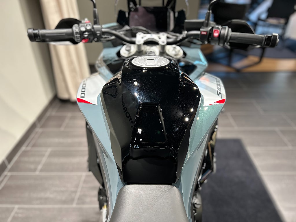 BMW S1000XR / DEMO-Kampanj/SPARA: 24.845kr/Ca 100 mil