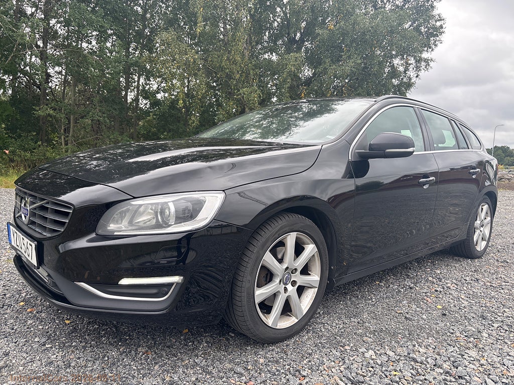 Volvo V60 NYBES / T5 245Hk - EXPORTNETTO 7645€