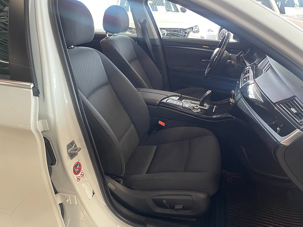 BMW 520d xDrive Touring 190 hk VÄRMARE DRAG