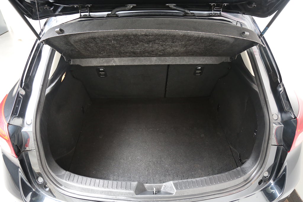 Mazda 3 Sport 2,0 SKYACTIV-G 120hk Aut 5D Vision Navi 2014