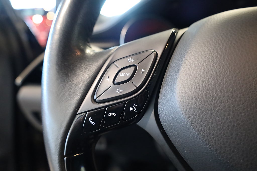 Toyota C-HR Hybrid CVT X-Edition Drag M-Värme JBL Kamera Navi 2022