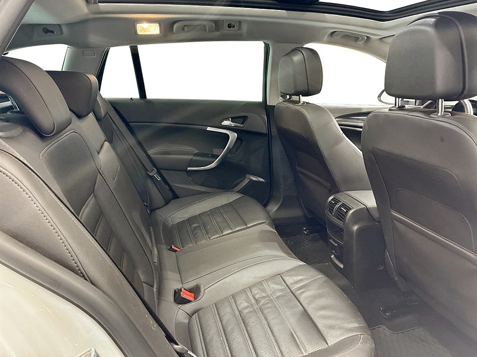 Bild på Opel Insignia Country Tourer 2.0 CDTI 170hk Aut 4WD PANO B-KAMERA