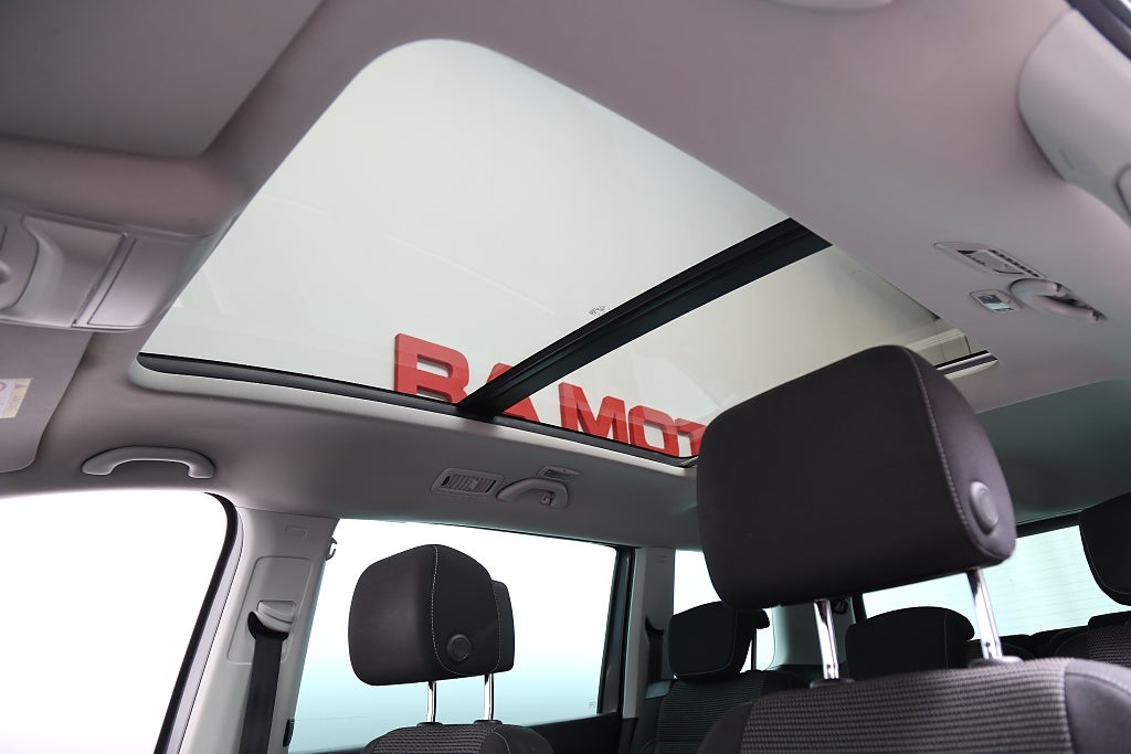 Volkswagen Sharan 2,0 TDI 150hk Premium Aut Panorama 7-sits Värmare Drag