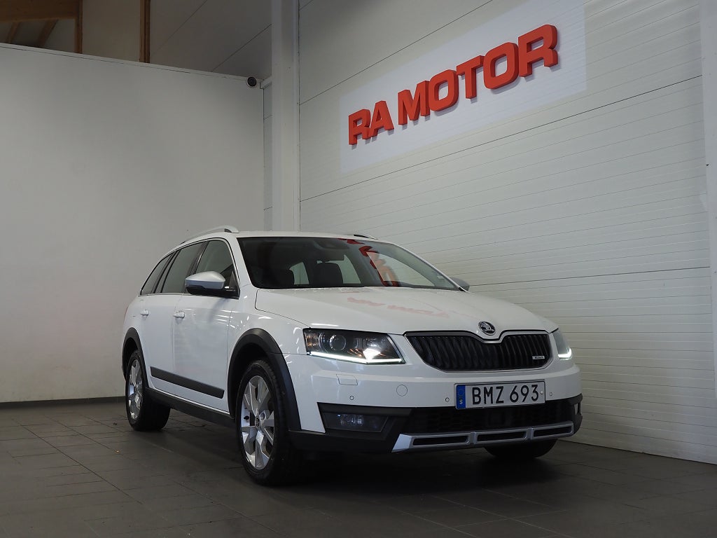 Skoda Octavia Scout 2.0 TDI 150hk 4x4 | Drag | D-värm | Navi |