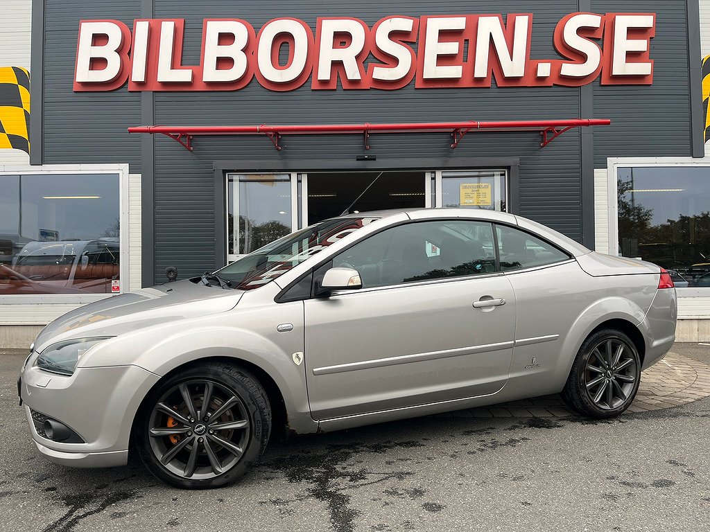 Ford Focus CC 2.0 (Cab fungerar ej) säljes som coupé. Besiktigad.