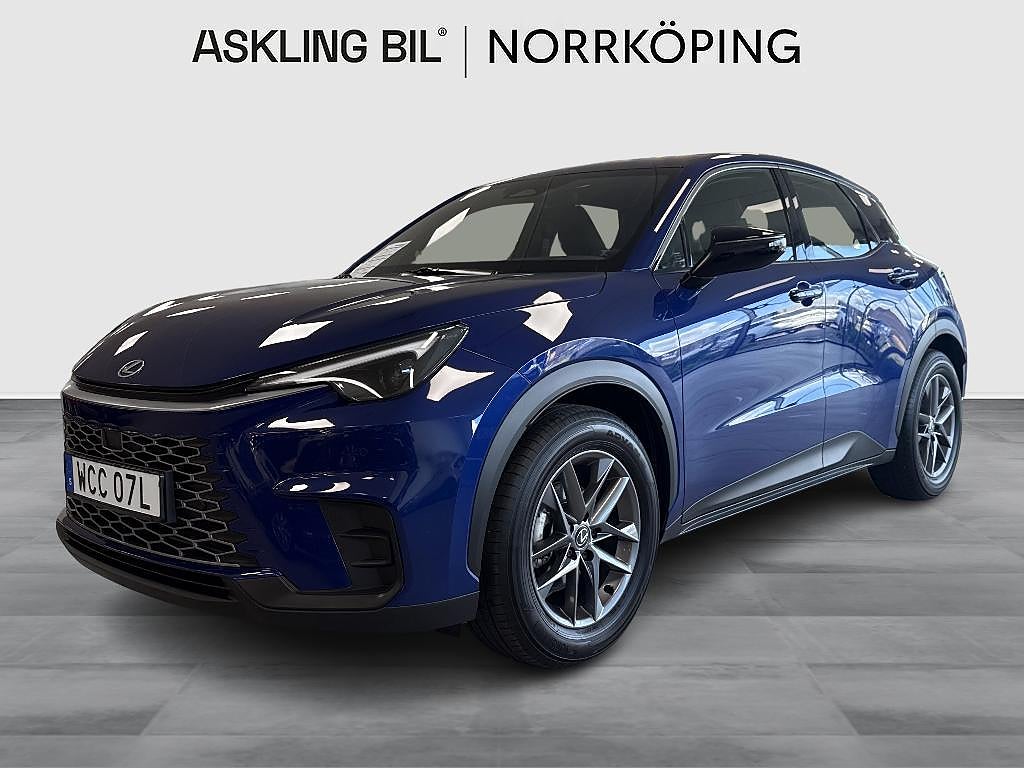 Lexus LBX 1.5 E-CVT 136hk v-hjul ingår