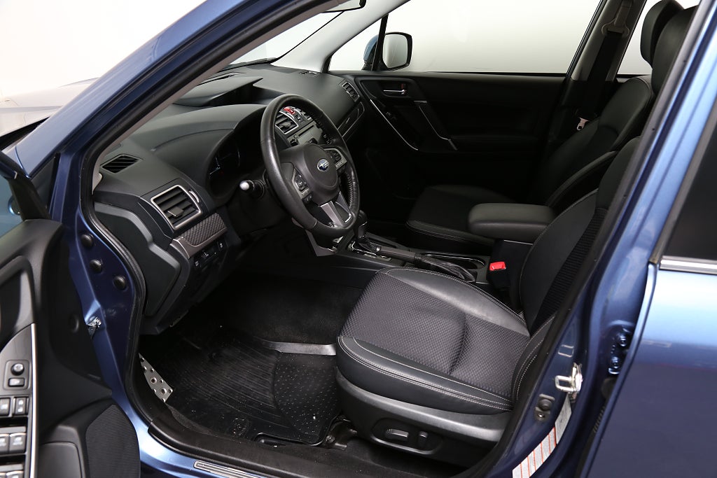 Subaru Forester 2,0i 150hk XS AWD Aut Dragkrok 2019