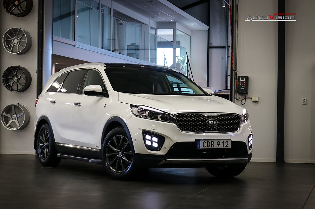 Kia Sorento 2.2 CRDi AWD Automatisk 200hk PANO 7-SITS LÄDER KAMERA