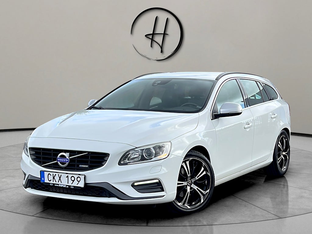 Volvo V60 R-Design Dragkrok NAVI * Nybytt Kamrem * SE-UTR