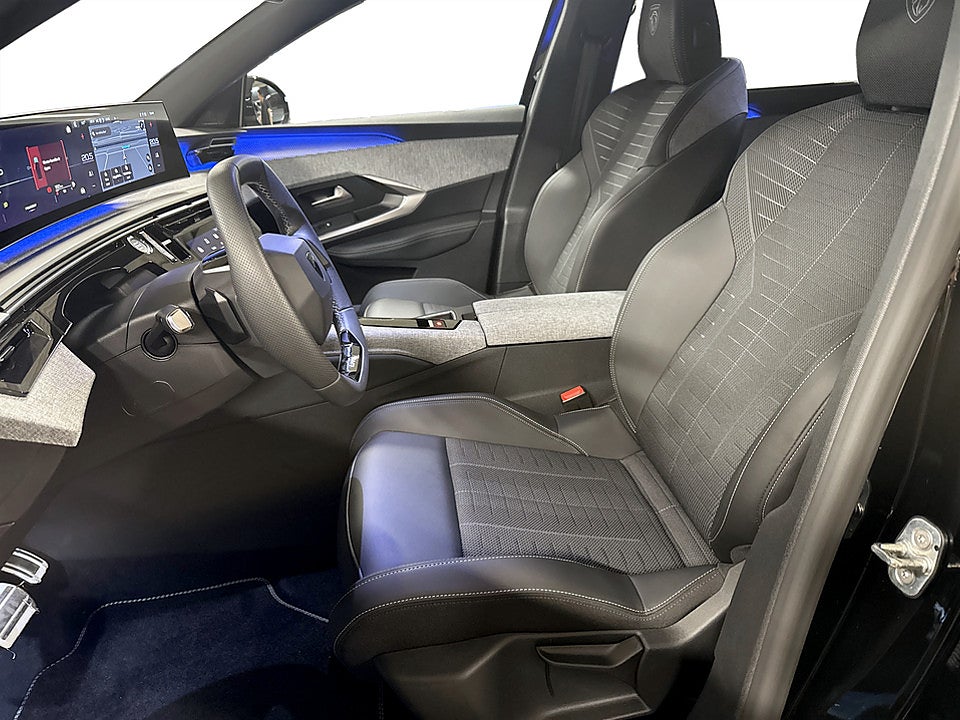 Bild på Peugeot 5008 GT Hybrid 1.2 PT 145hk Aut B-KAMERA CARPLAY
