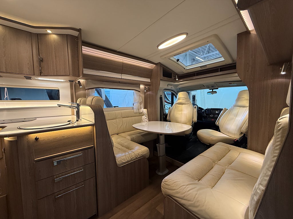 Kabe Travel Master 780 LXL *AC Bodel*Solcell*
