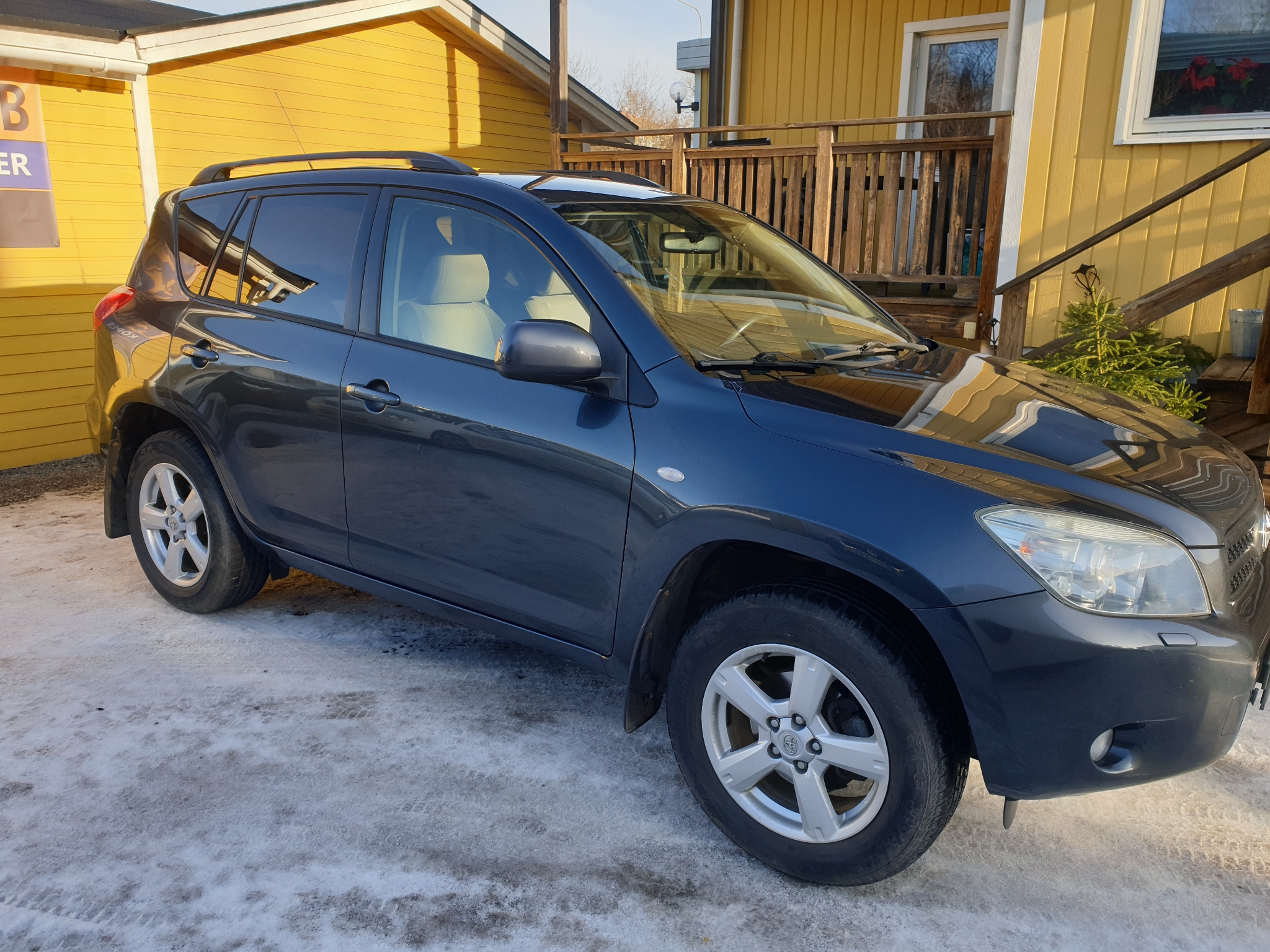 Toyota RAV4 2.0 VVT-i 4x4 Automat 152hk 2006, bild 3/43