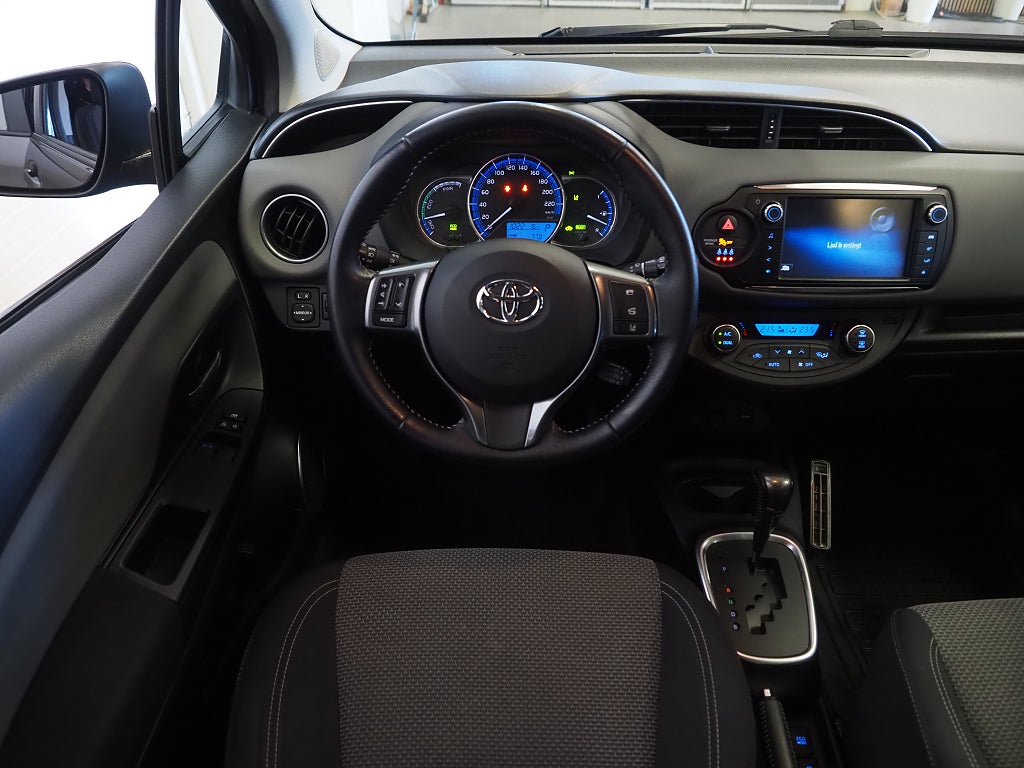 Toyota Yaris Hybrid e-CVT 101hk | Edition Feel | Navi | Värmare | 2015