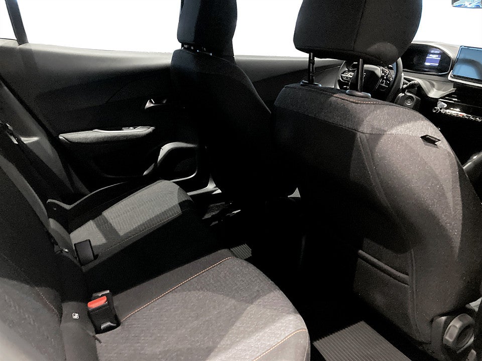 Bild på Peugeot 2008 Style Hybrid 1.2 PT Aut BACKSENSORER 145hk