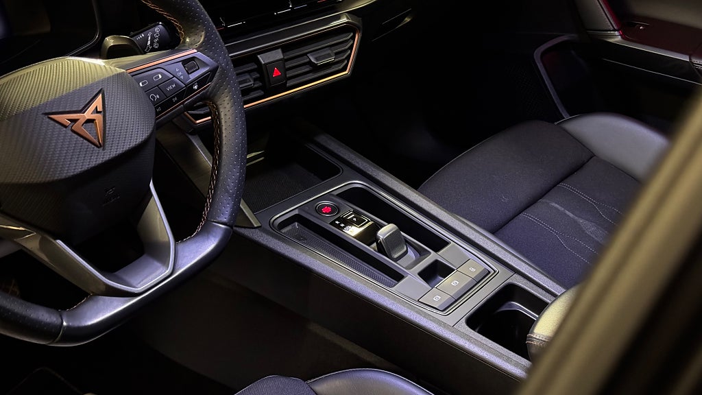 Cupra Formentor e-Hybrid 204hk Dragkrok Keyless Backkamera P-Sensorer bild 18