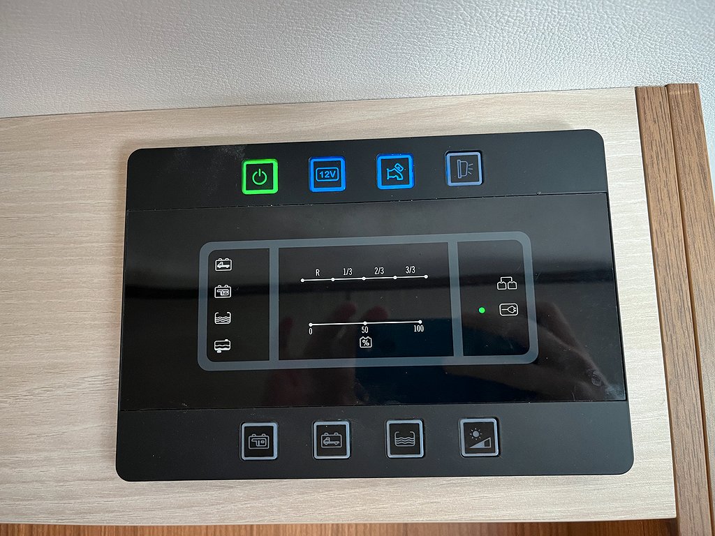 Bravia Swan 699 / Mercedes / Långbädd / Solcell / Drag /Auto - Bravia