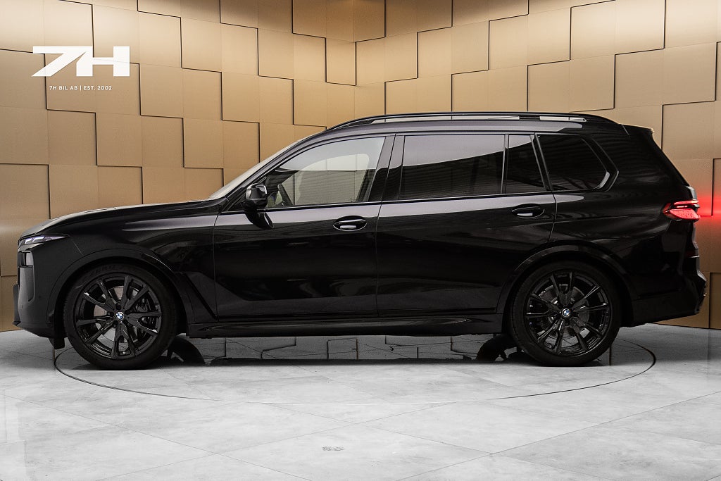 BMW X7 xDrive40d Exclusive M Sport 7 sits Massage Sky Lounge